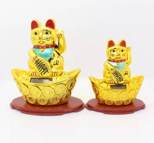 Waving Lucky Cat
